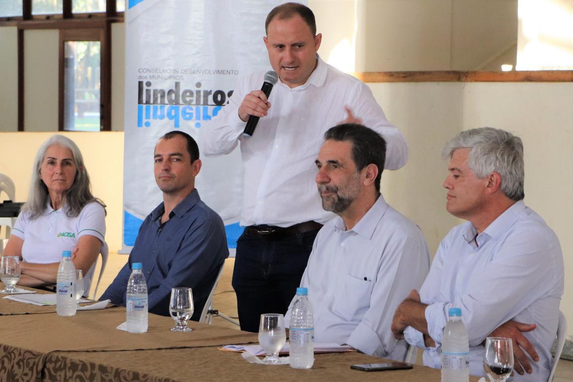 Em reunião com lindeiros em Santa Helena, diretor-geral de Itaipu explica negociações do anexo C e manutenção dos royalties