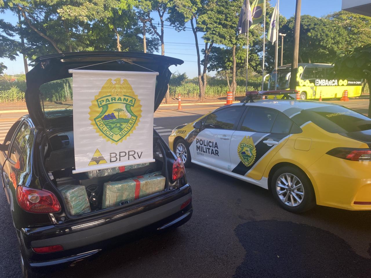 Polícia Rodoviária de Santa Helena apreende veículo, droga e prende duas pessoas