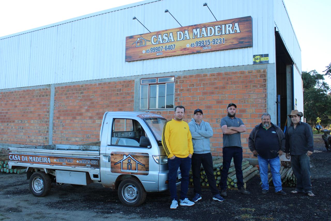 Vai construir ou reformar? conte com a Casa da Madeira em Santa Helena