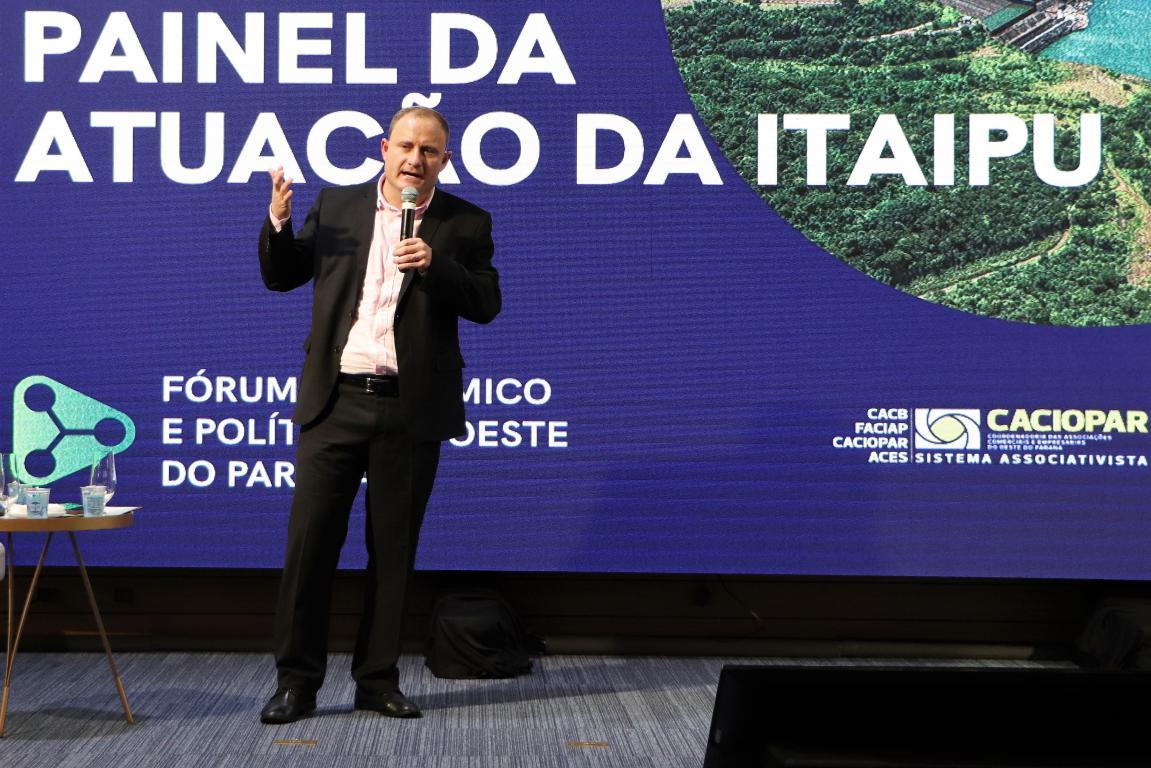 Presidente dos Lindeiros destaca ações e parcerias para o desenvolvimento conjunto em fórum econômico