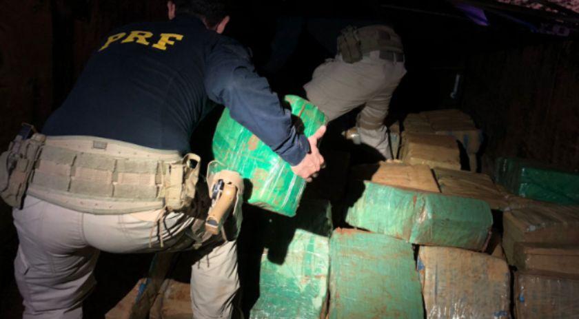 PRF apreende 4,5 toneladas de droga carregada em Santa Helena; um foi preso