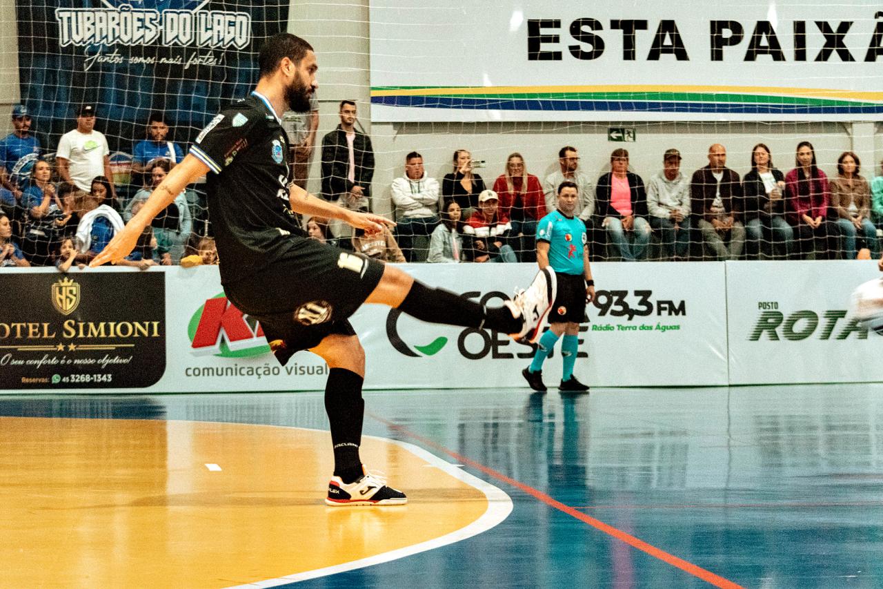 Santa Helena Futsal goleia Maringá, aumenta série invicta na Prata e segue na cola do líder
