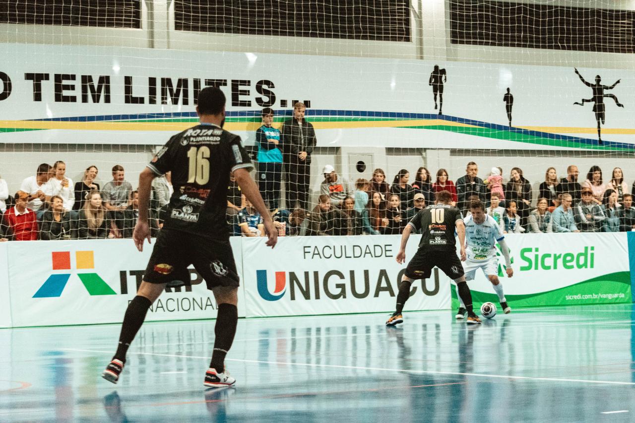 Santa Helena Futsal sofre dura derrota para o APAF e perde a chance de assumir a liderança da Série Prata
