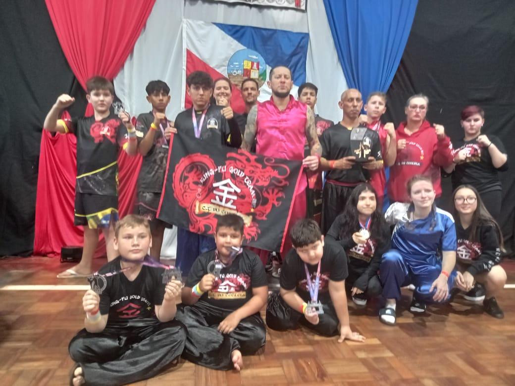 Academia de Kung-Fu Gold Team de Santa Helena conquista 11 ouros, 8 pratas e 5 bronzes em competição internacional