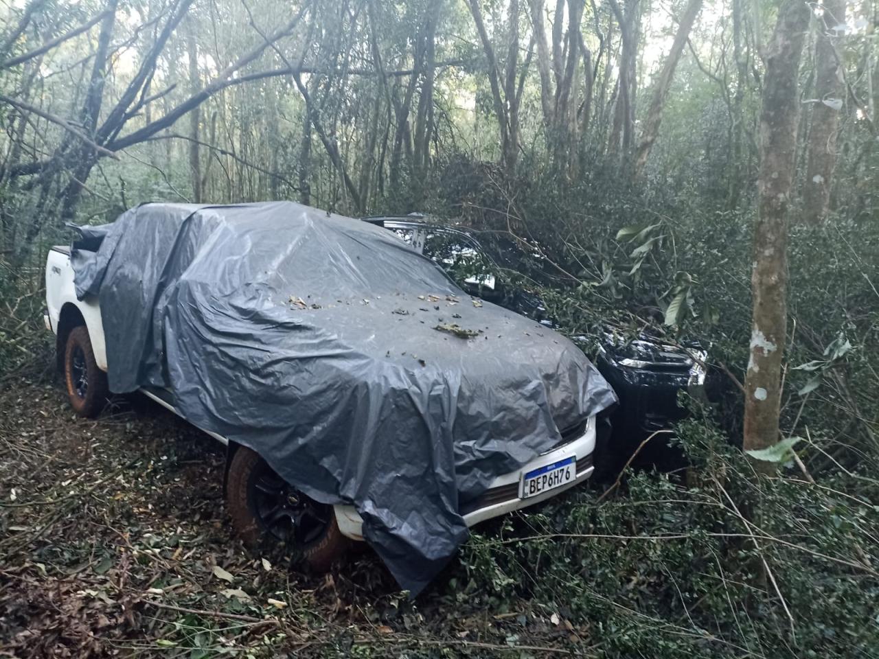 Caminhonetes recuperadas pela PM em Santa Helena foram roubadas em Cascavel