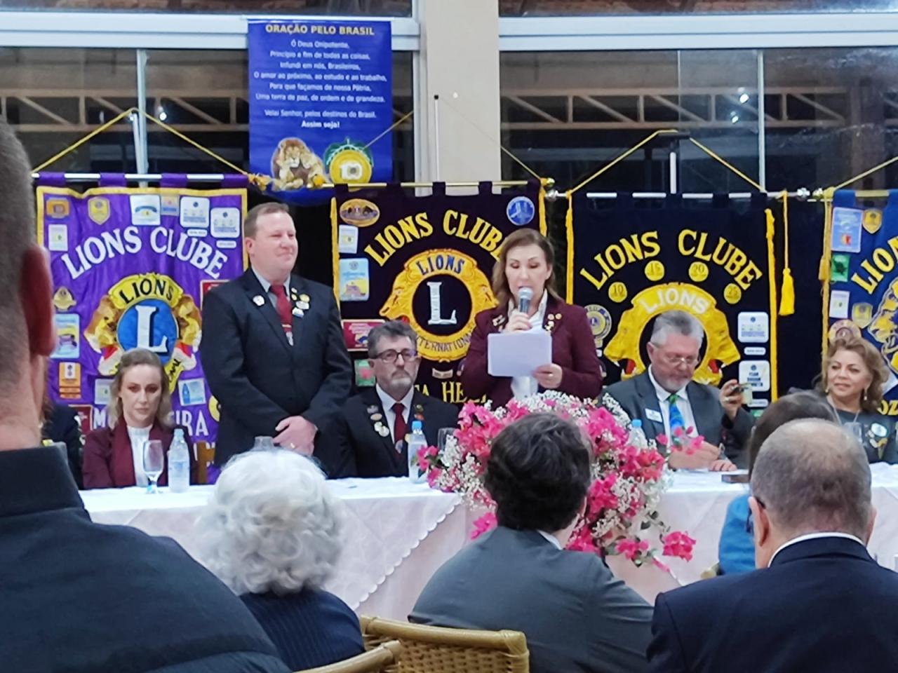Lions Clube de Santa Helena empossa novo presidente e diretoria