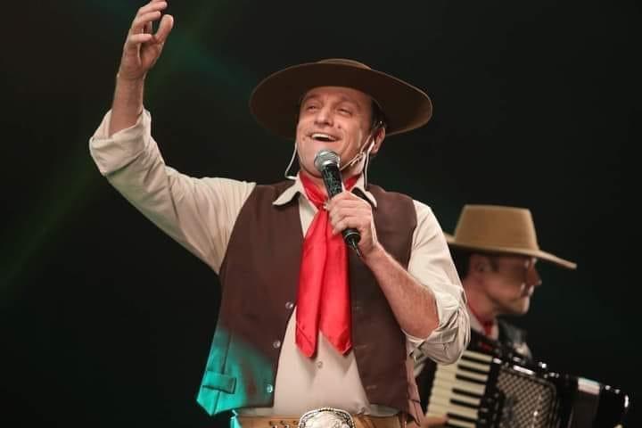 Morre o cantor Ivonir Machado, o ‘Rei da Vanera’