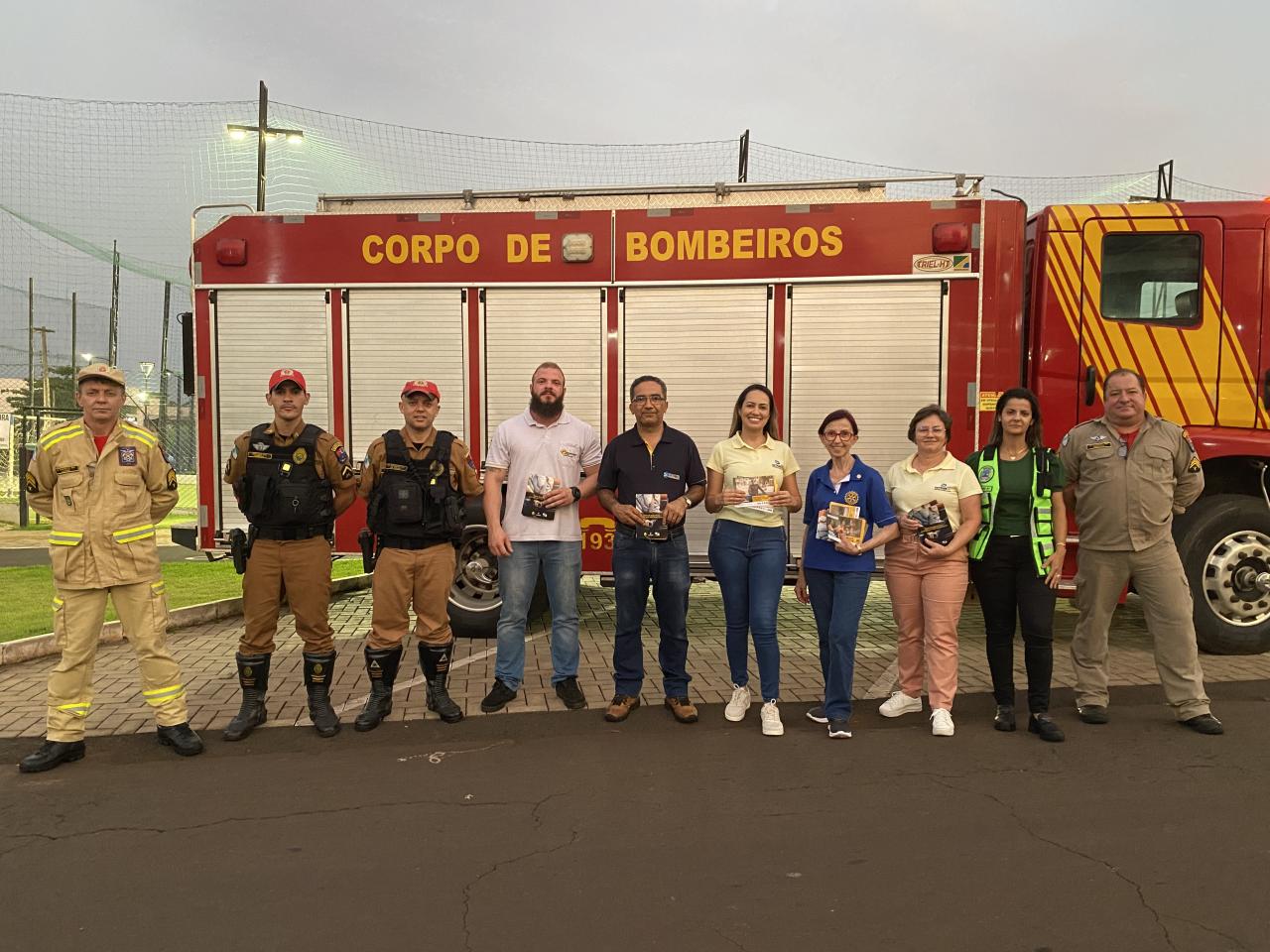 Blitz Educativa alusiva a Semana Nacional do Trânsito é realizada em Santa Helena