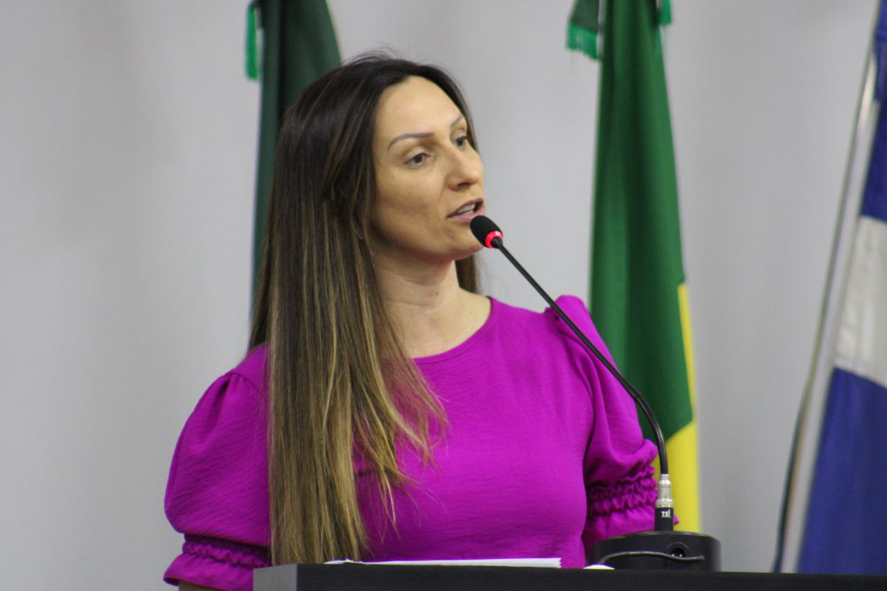 Conflitos envolvendo pais e instituições de ensino em Santa Helena é abordado por vereadora