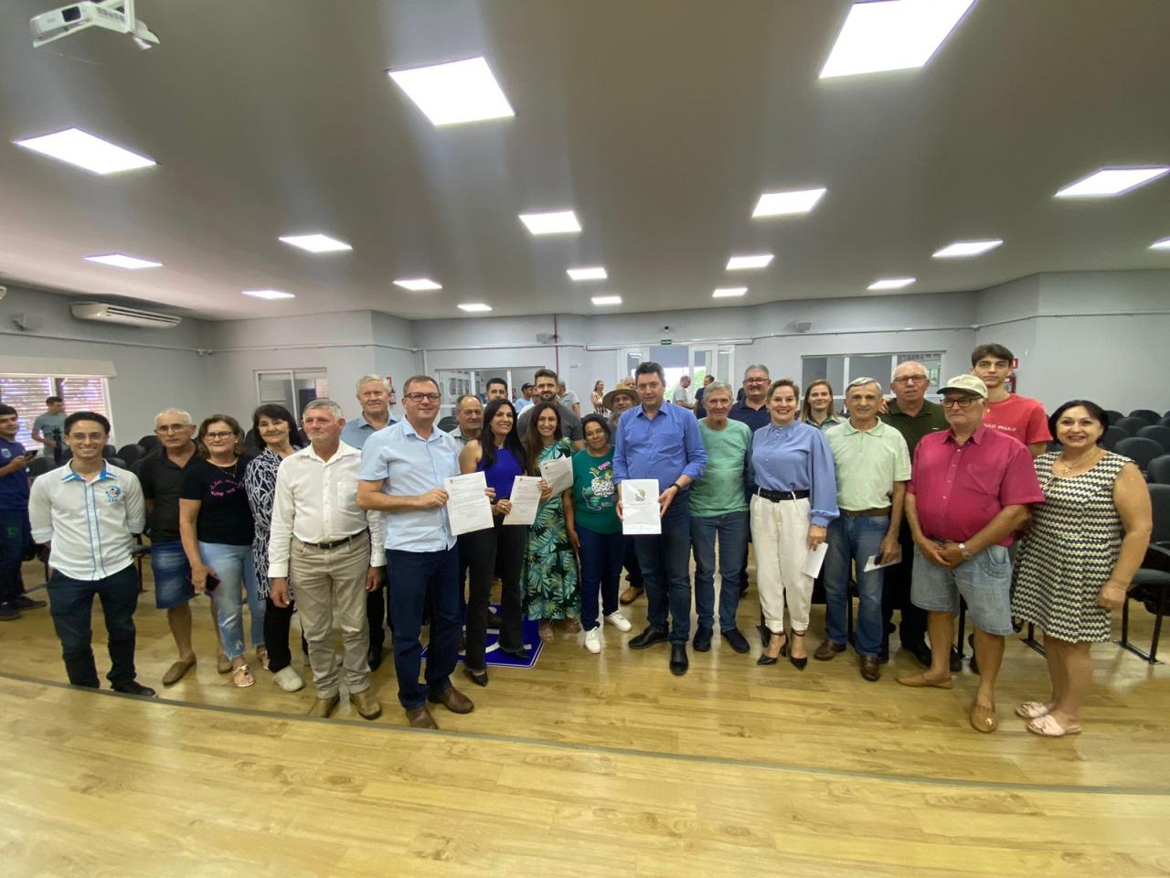 Deputado Federal Sergio Souza repassa emenda de R$ 400 mil em visita à Santa Helena