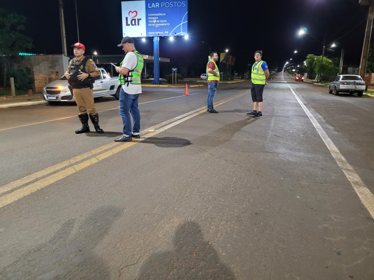 Departamento de trânsito de Santa Helena orienta motoristas envolvidos no XI Campori
