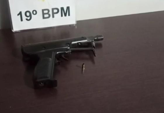 PM apreende pistola e detém quatro indivíduos em Ouro Verde do Oeste