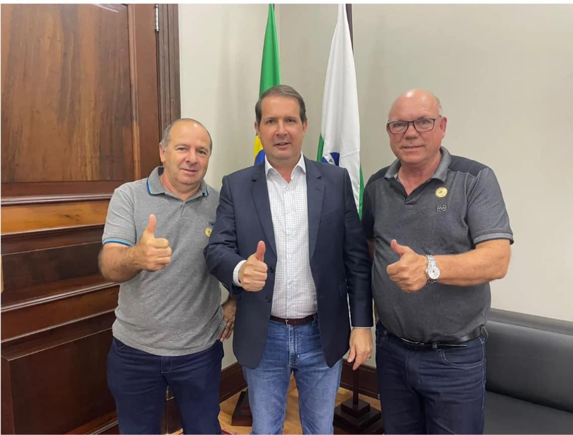 Prefeito e secretário de Diamante do Oeste vão à Curitiba buscar melhorias na Saúde e Educação