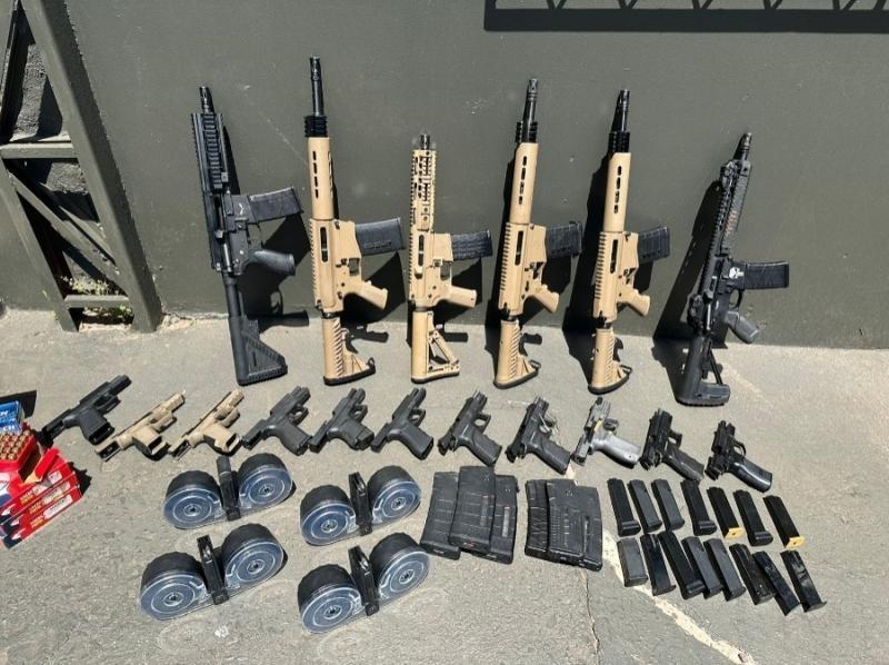 PRF apreende 12 toneladas de droga e arsenal de armas carregados em Santa Helena