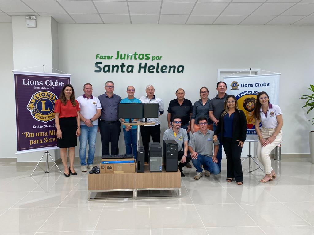 Sicredi faz doação de computadores ao Projeto PcKids em Santa Helena