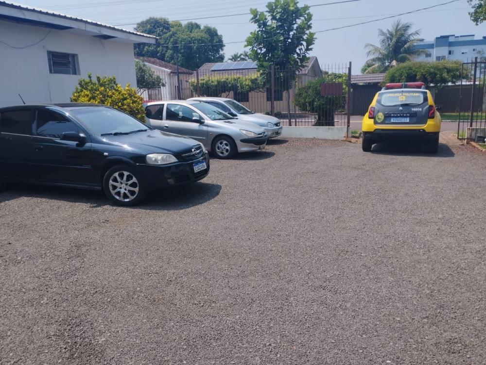 Veículos são apreendidos pela Policia durante operação de trânsito em Pato Bragado