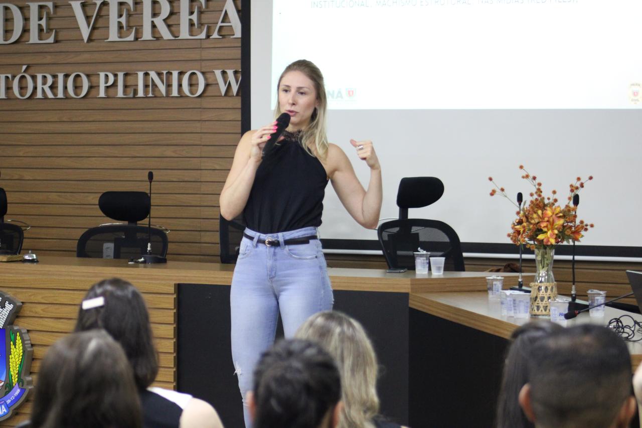 No Dia Internacional de Combate à Violência Contra a Mulher, assunto é debatido em fórum em Santa Helena