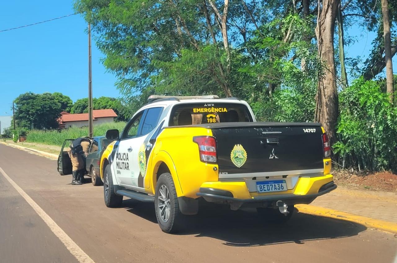Com auxílio do cão policial, homem é preso pela PRE em Santa Helena com droga e por embriaguez ao volante