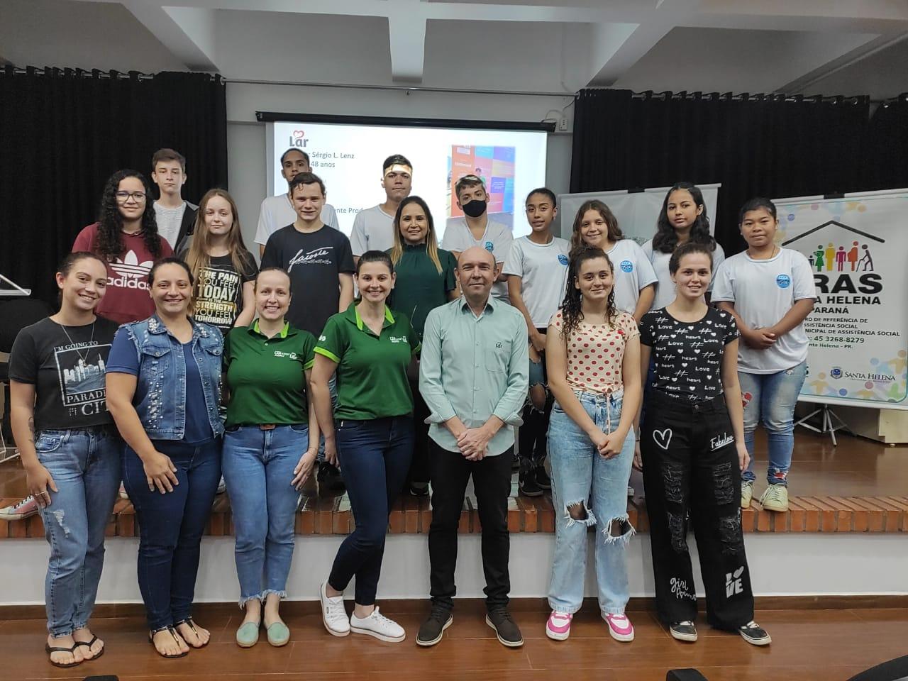 Projeto prepara jovens de 14 a 18 anos para o mercado de trabalho