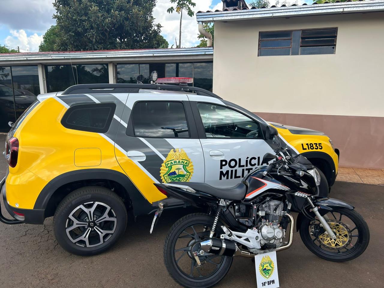 Polícia Militar de Missal apreende motocicleta após condutor promover manobras perigosas