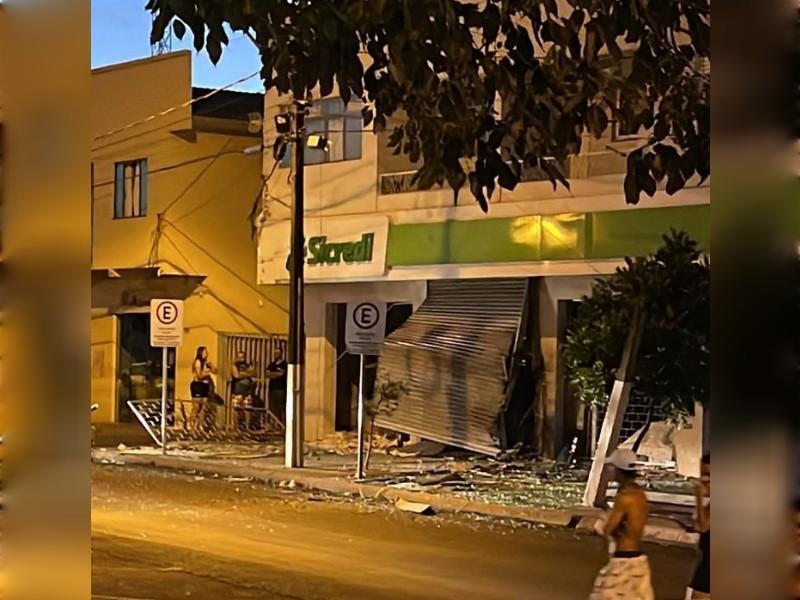 Sicredi emite comunicado sobre ação de criminosos na agência em Diamante do Oeste