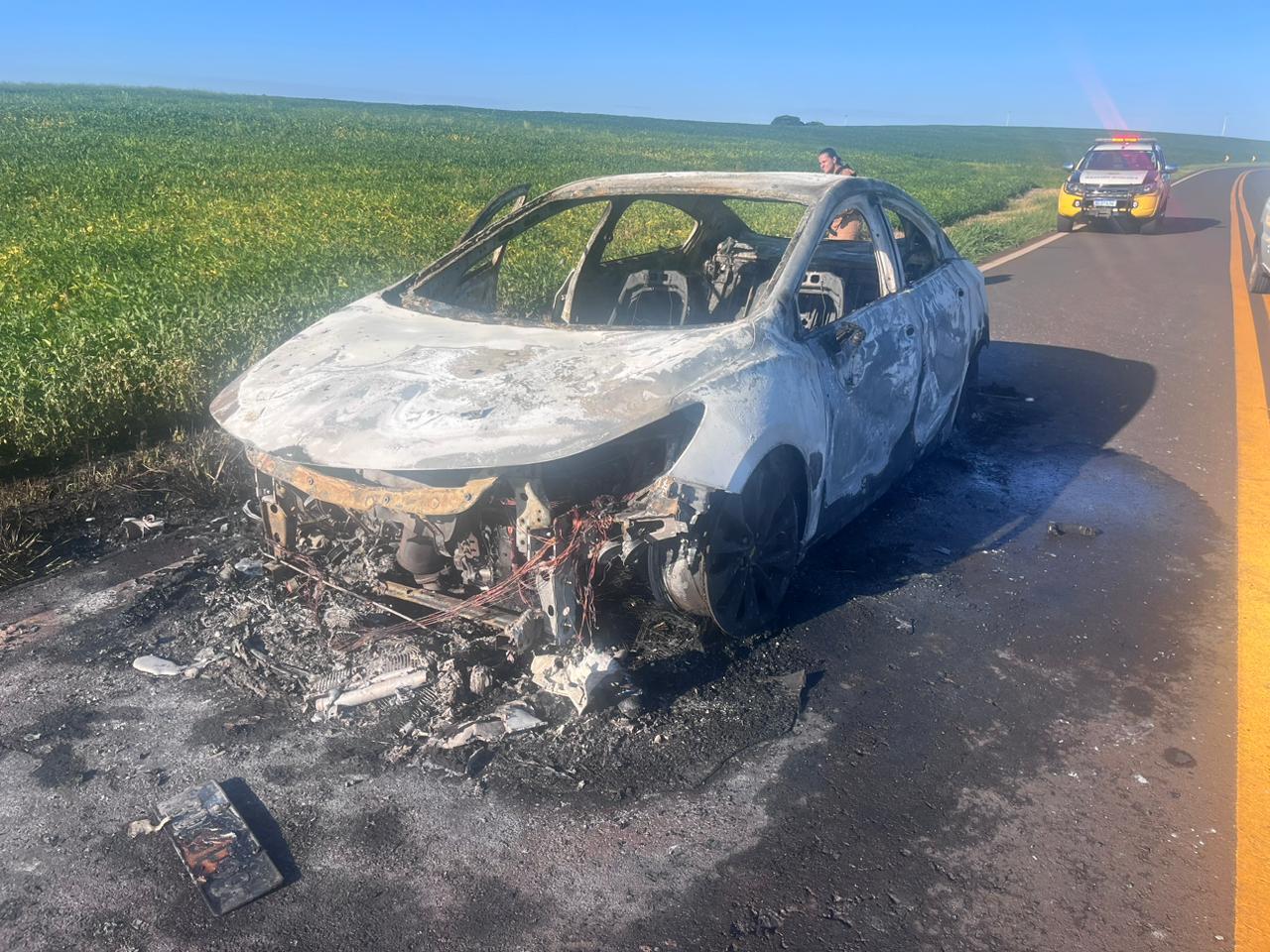 Veículo abandonado por quadrilha em Diamante do Oeste era furtado