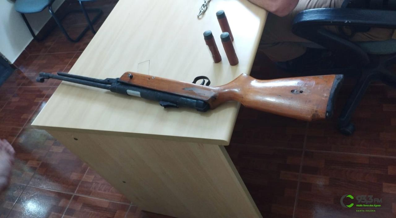 Após briga, casal é preso e armas são apreendidas pela PM em Luz Marina