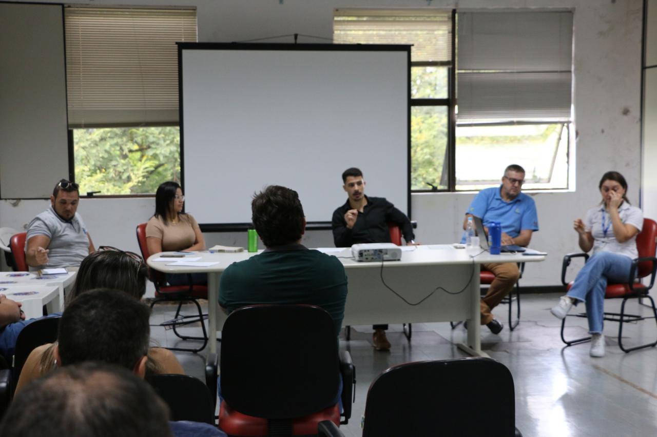 Escola de Governo é apresentada para secretários e vereadores em Santa Helena 
