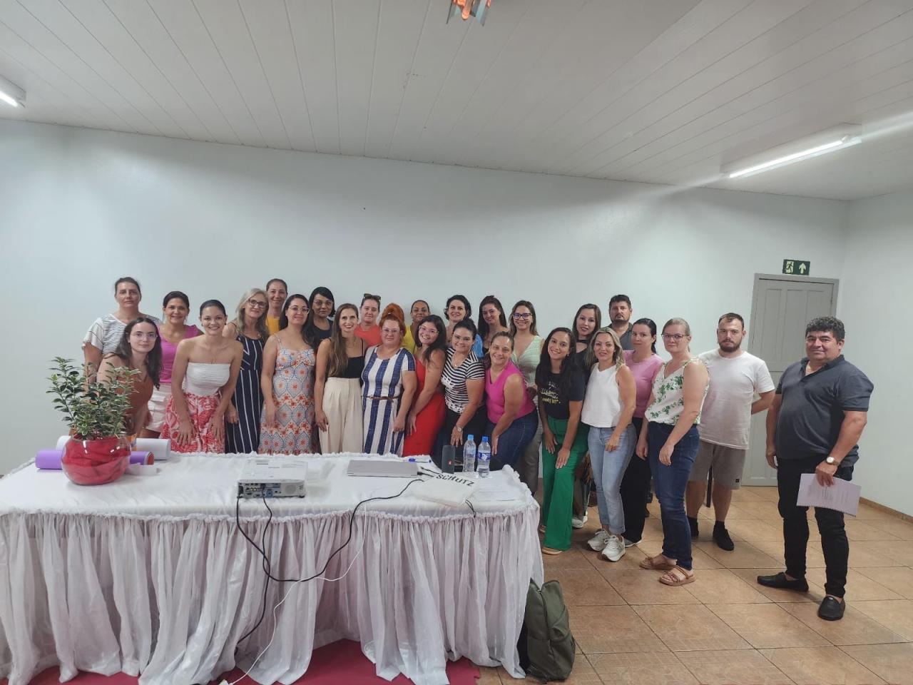 Fortalecimento de vínculos foi tema de capacitação a setores envolvidos em rede de proteção de crianças e adolescentes em Santa Helena
