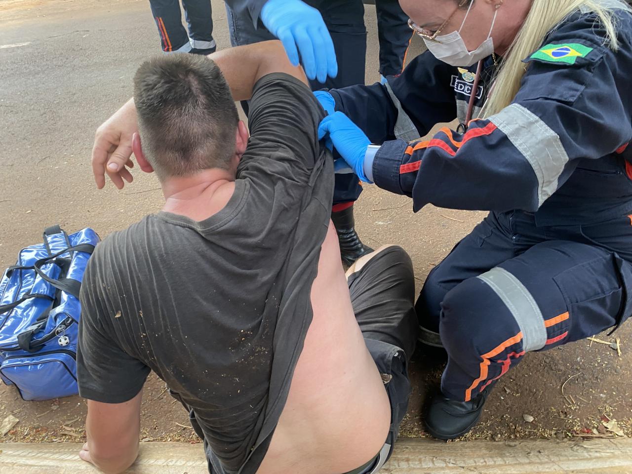 Jovem é socorrido pelo SAMU após se envolver em briga em Santa Helena