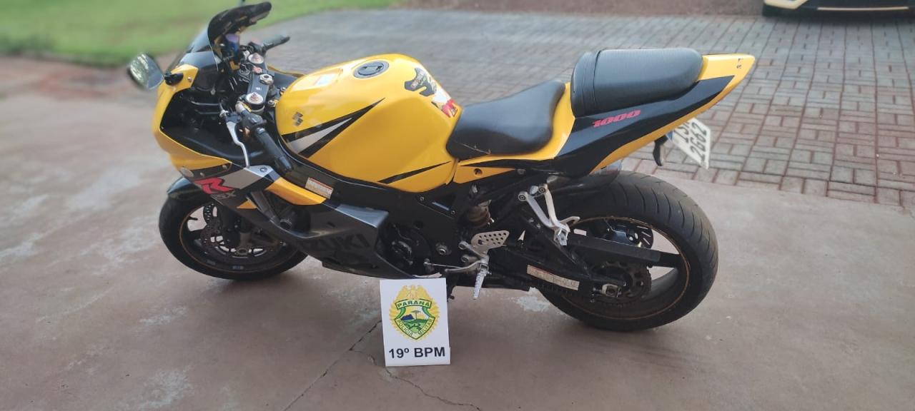 Motocicleta é aprendida pela PM de Santa Helena após manobras perigosas