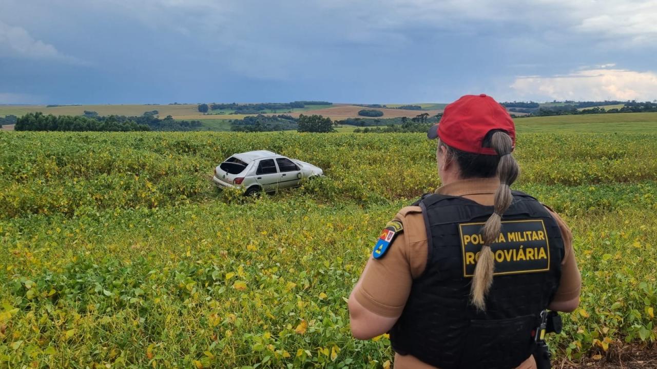 Mulher de 25 anos fica ferida em capotamento na PR 488, em Vera Cruz do Oeste