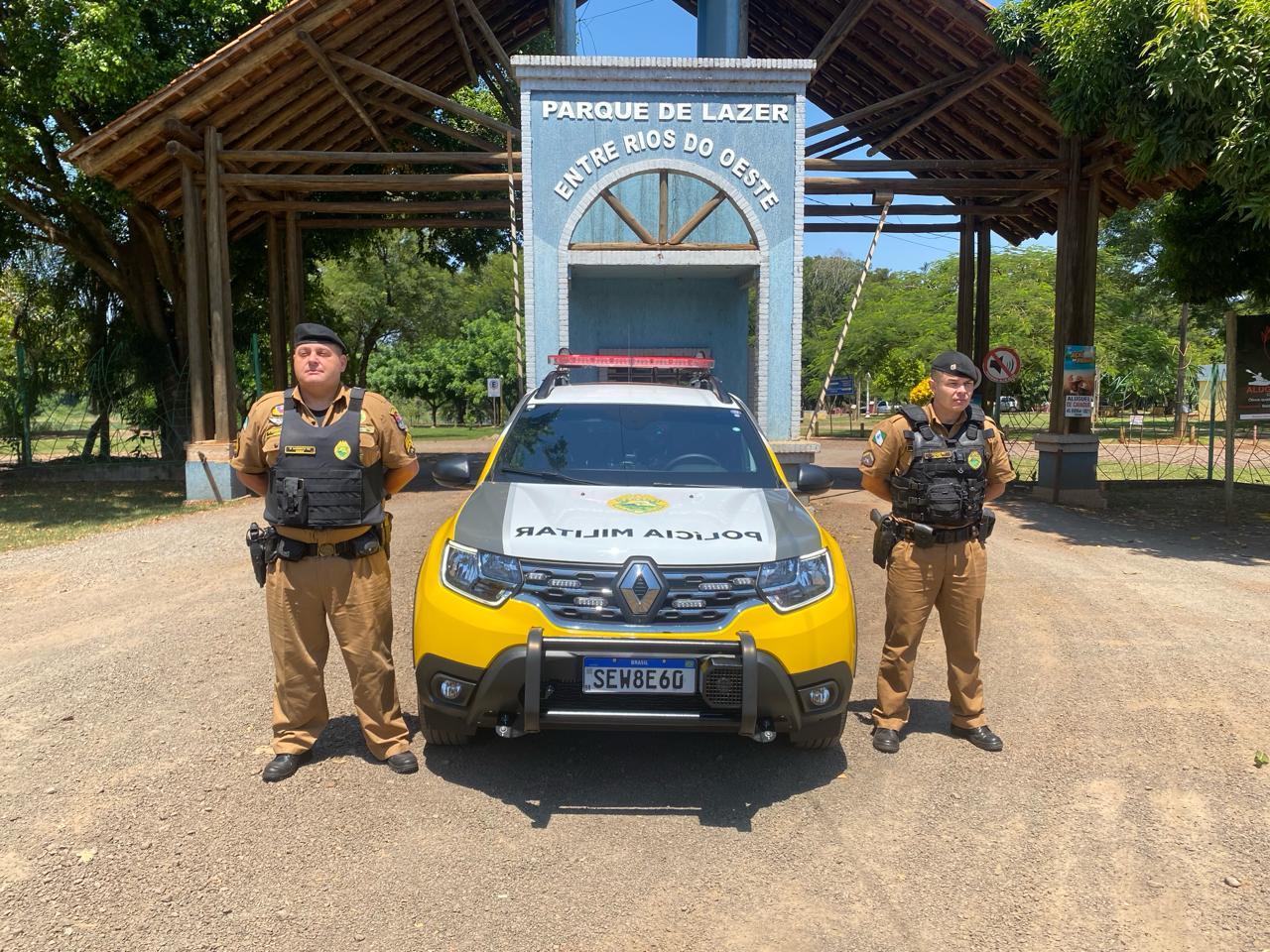 Polícia Militar de Entre Rios do Oeste recebe nova viatura blindada