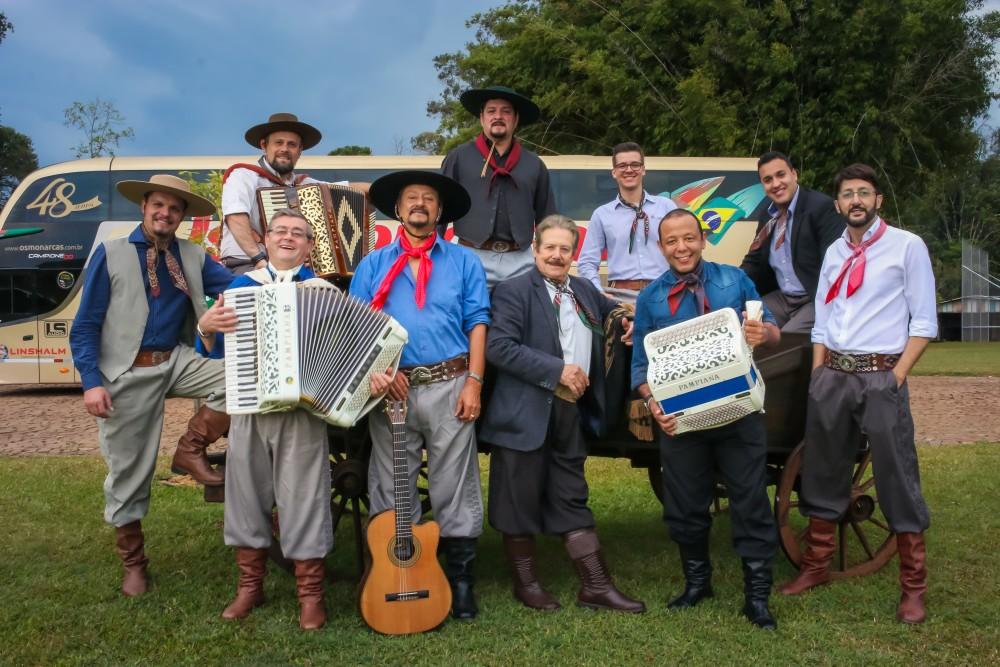 Retorno das atividades da Melhor Idade em Santa Helena terá show nacional com Os Monarcas
