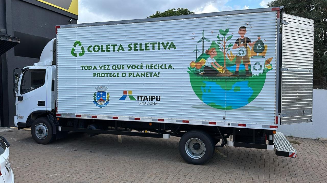 Através de convênio com Itaipu departamento de Coleta e Reciclagem de Santa Helena receberá dois novos caminhões