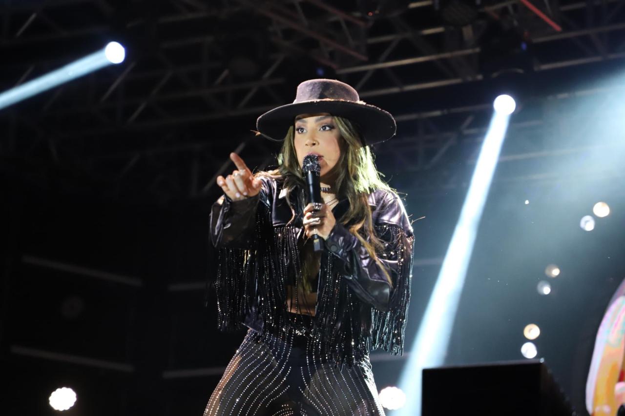 Mais de 10 mil pessoas prestigiaram o show de Lauana Prado em Itaipulândia
