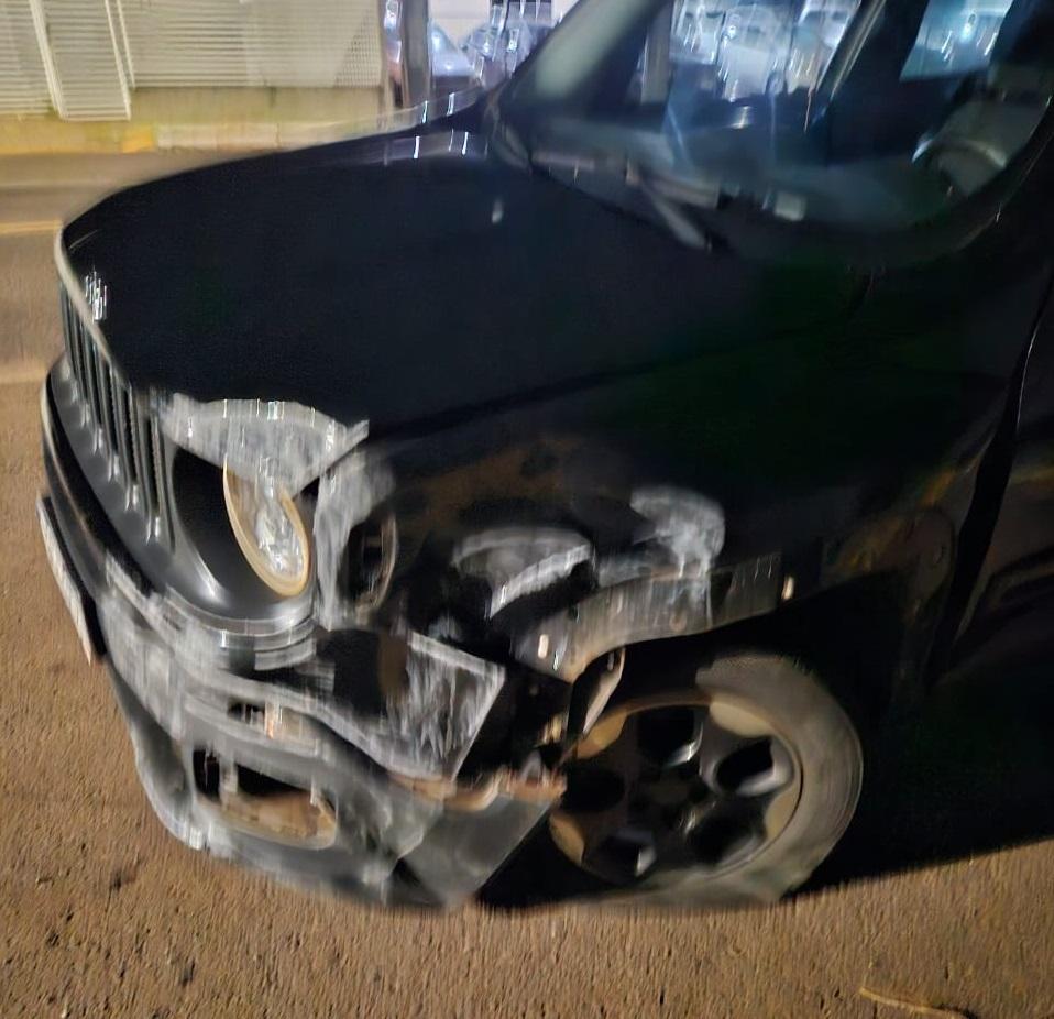 Motorista colide em poste da rede elétrica e foge, em Santa Helena