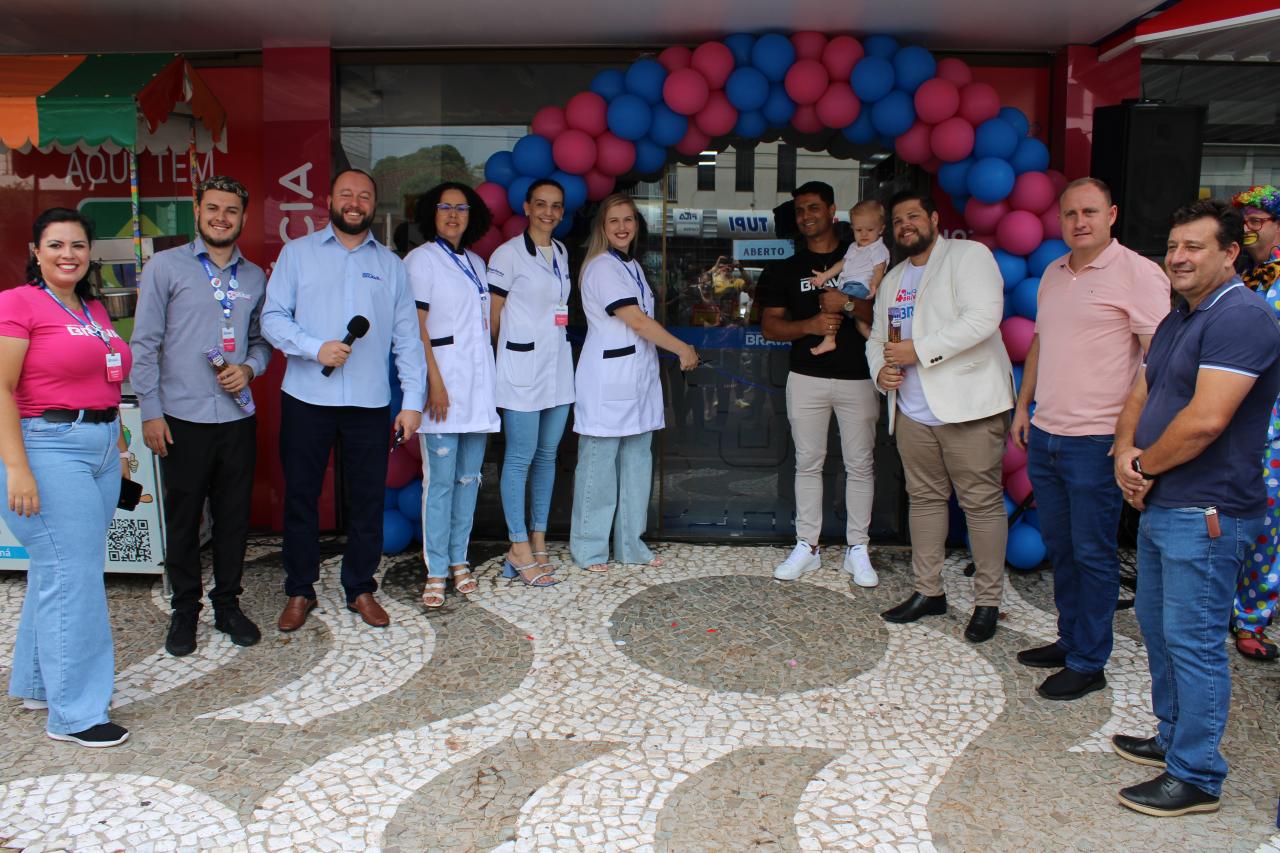 Oferecendo qualidade, economia e bom atendimento, Farmácias Brava inaugura em Santa Helena