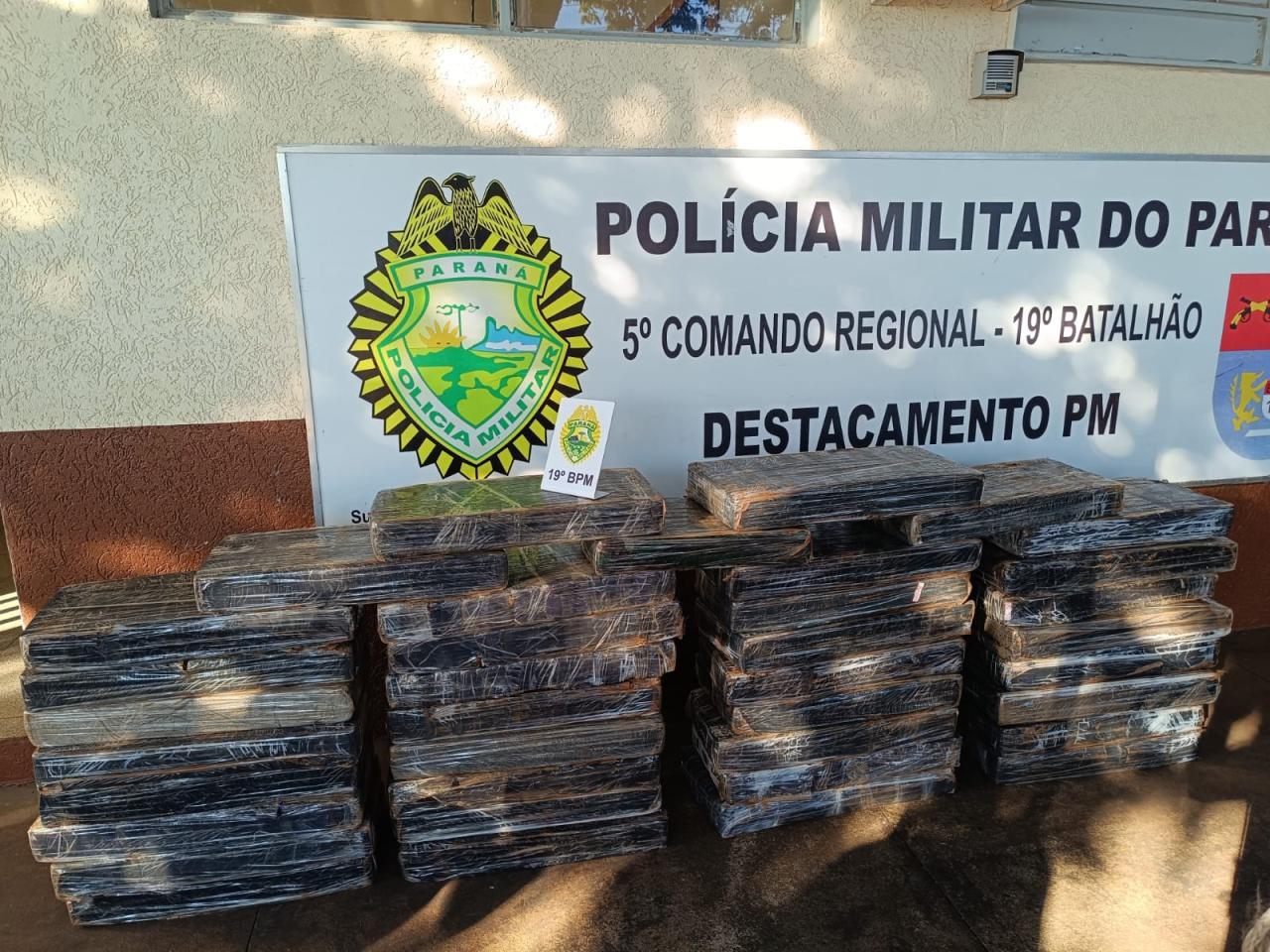 Em ação policial drogas é apreendida e veículo é recuperado em Diamante do Oeste
