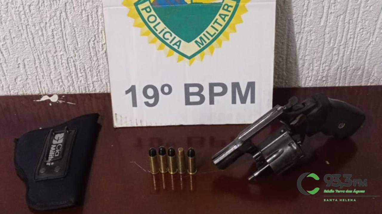Homem é detido em posse de revólver na prainha de Entre Rios do Oeste