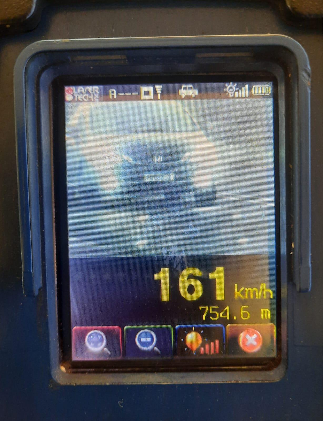 Operação Radar realizada pela PRE flagra 399 veículos em alta velocidade em Santa Helena e região