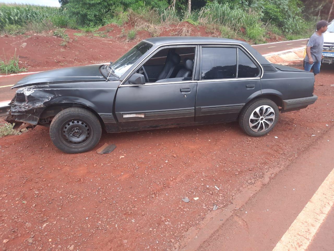Veículos se envolvem em acidente na PR 495, em Santa Helena