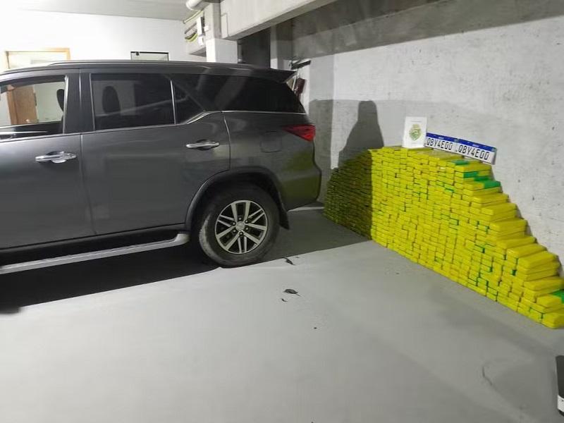 Adolescente é flagrado dirigindo caminhonete furtada em Santa Helena com meia tonelada de droga