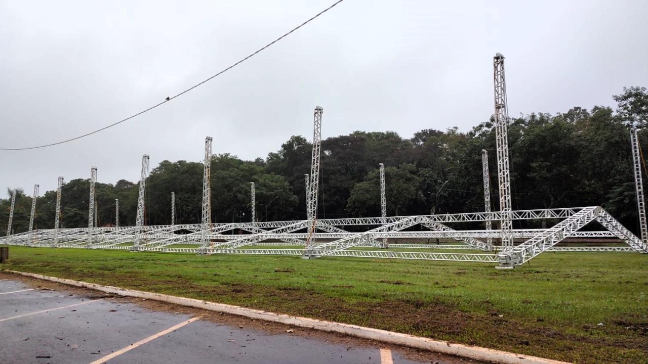 Começa a montagem da estrutura para a Expo Santa Helena 2024