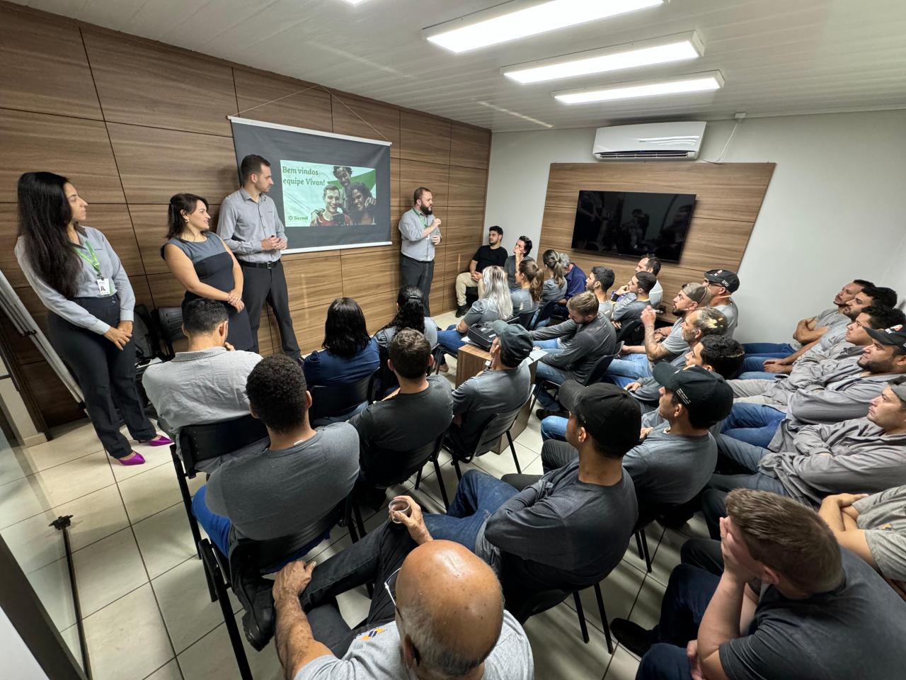 Sicredi Vanguarda PR/SP/RJ promove educação financeira em Santa Helena