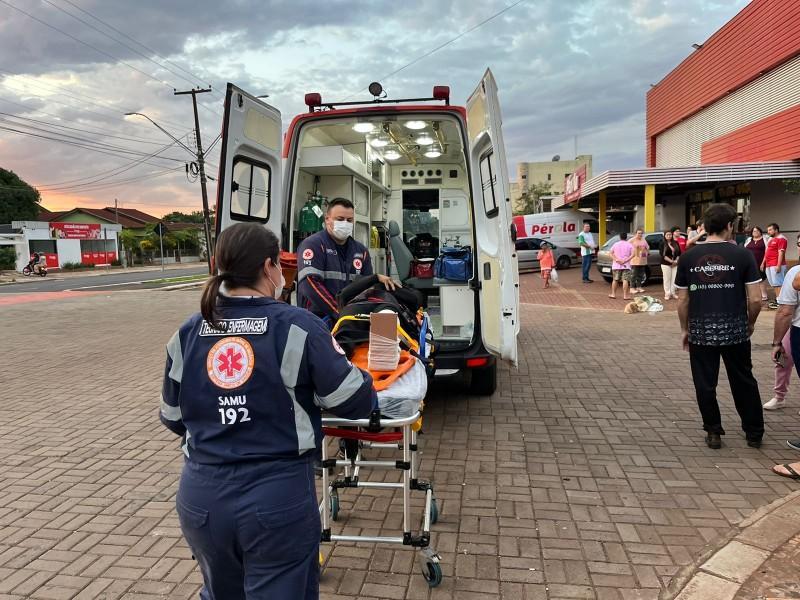 Pedestre é atropelada por ônibus e sofre fratura em Santa Helena