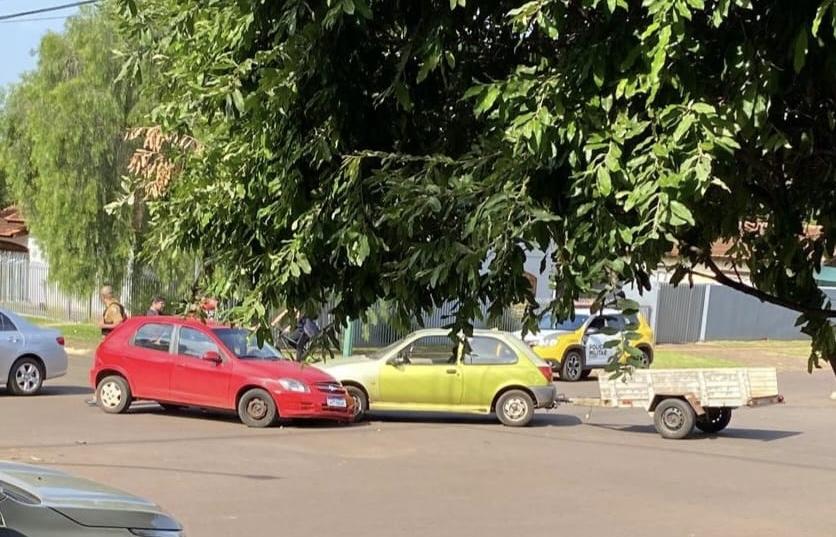 Veículos se envolvem em acidente na região central de Santa Helena