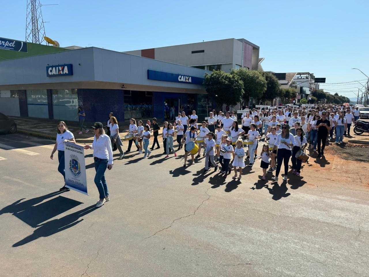 Caminhada do Meio-Dia em Santa Helena marca o Dia de Combate ao Feminicídio