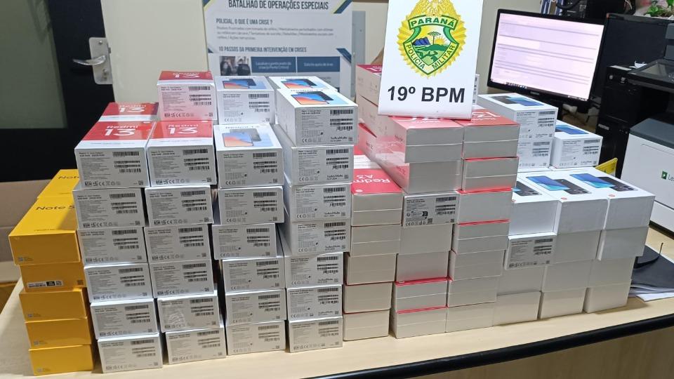 PM de Diamante do Oeste apreende veiculo carregado com contrabando