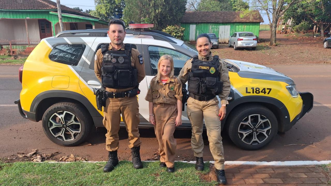 Fã mirim da Polícia Militar recebe surpresa em Itaipulândia
